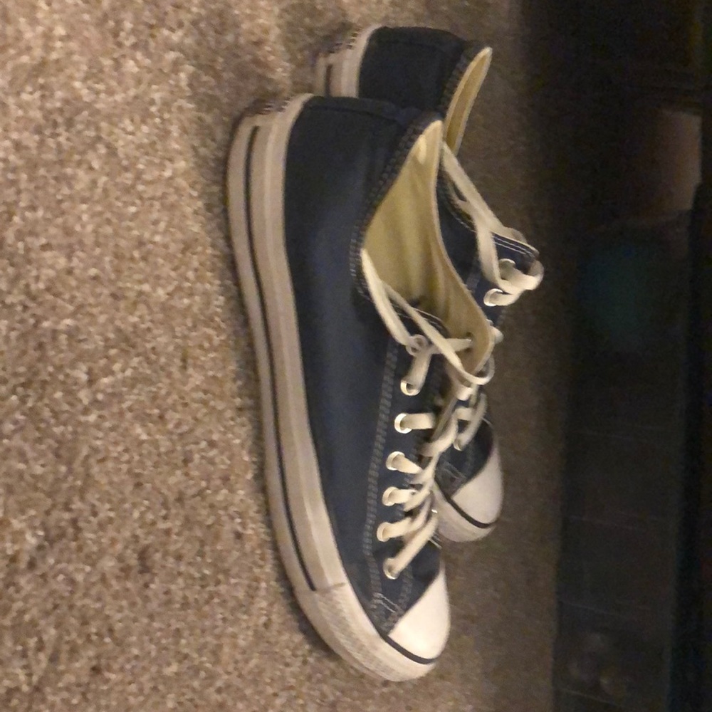 Navy blue converse.
